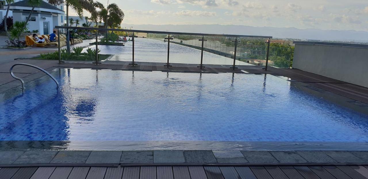 Mactan Newtown Condo With Garden And Ocean View 8Newtown Blvd Lapu-Lapu City Dış mekan fotoğraf