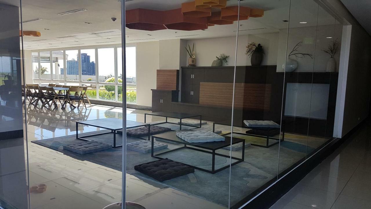 Mactan Newtown Condo With Garden And Ocean View 8Newtown Blvd Lapu-Lapu City Dış mekan fotoğraf