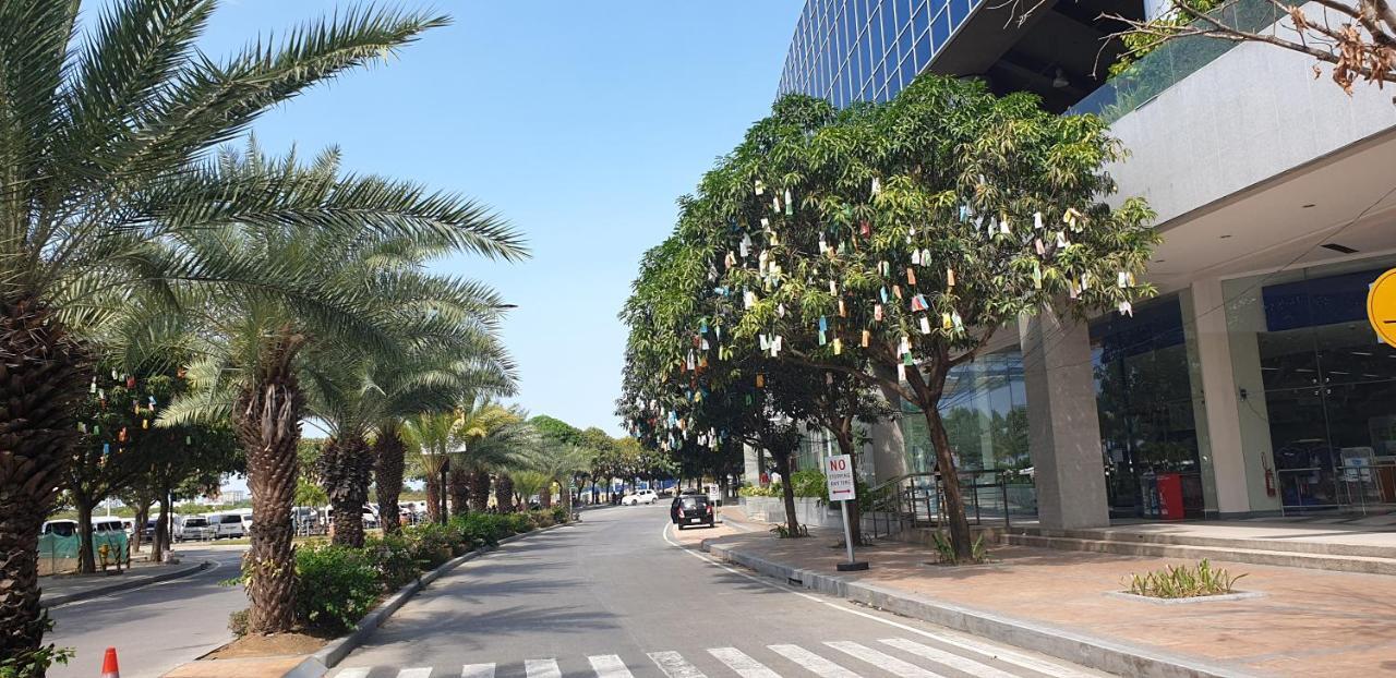 Mactan Newtown Condo With Garden And Ocean View 8Newtown Blvd Lapu-Lapu City Dış mekan fotoğraf